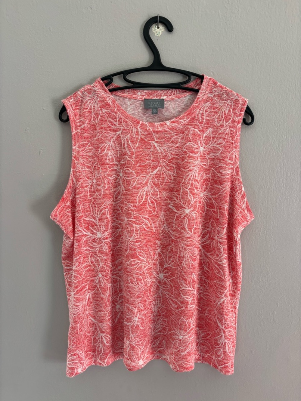 Berkley Jensen Tank Size XXL